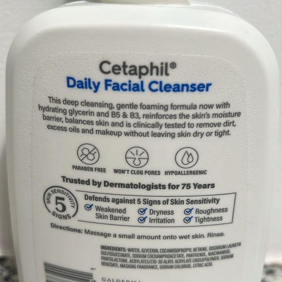 Cetaphil Daily Facial Cleanser - Picture 3 of 3